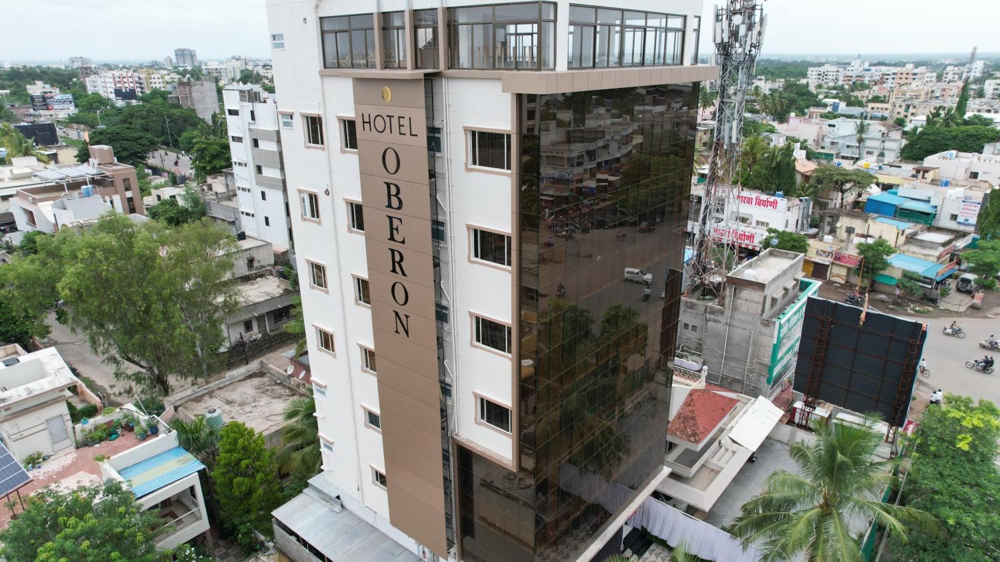 Hotel Oberon Solapur Zewnętrze zdjęcie